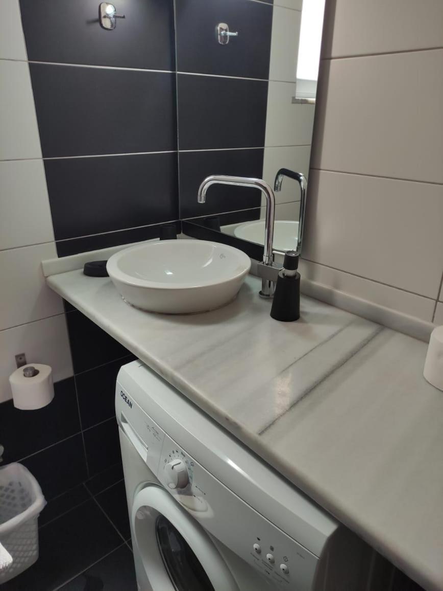 Adam Apartments Saranda Extérieur photo